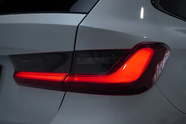 BMW 3 Series view 12