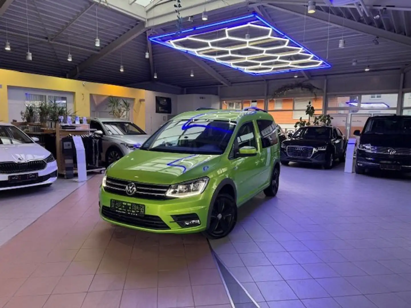 Volkswagen Caddy Comfortline BMT Grün - 2