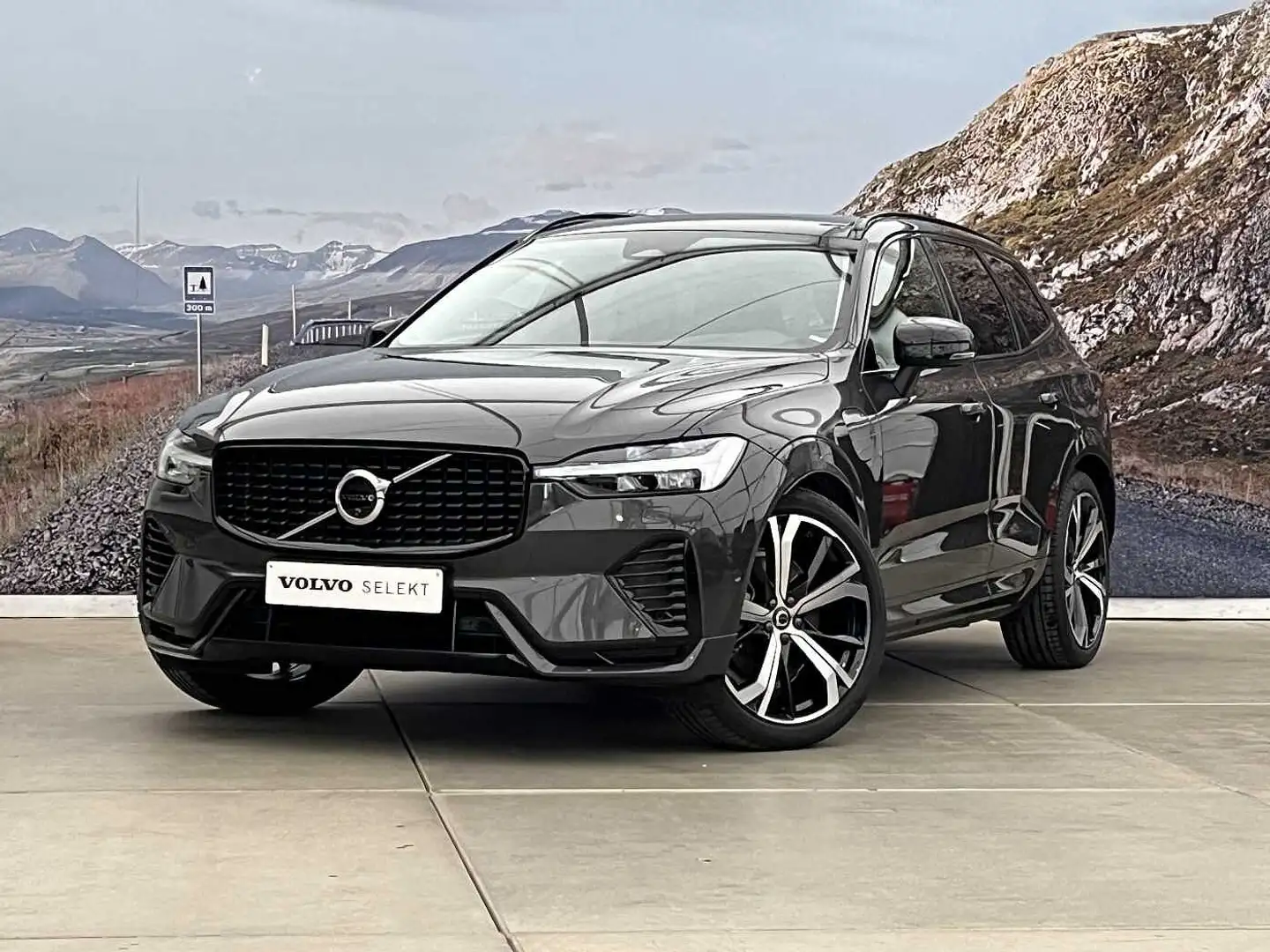 Volvo XC60 T6 PLUS DARK *FULL OPTIONS* Grau - 1