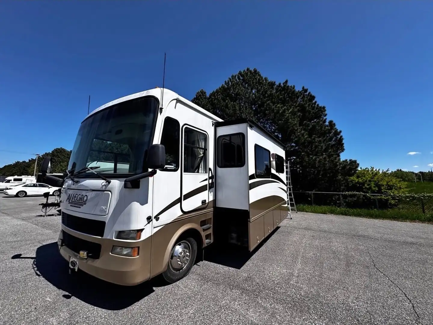 Tata 6couchages + 6 ceintures 2 climatiseurs - 1