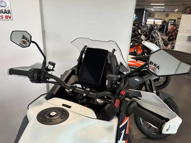 KTM 1390 Super Adventure - foto 4