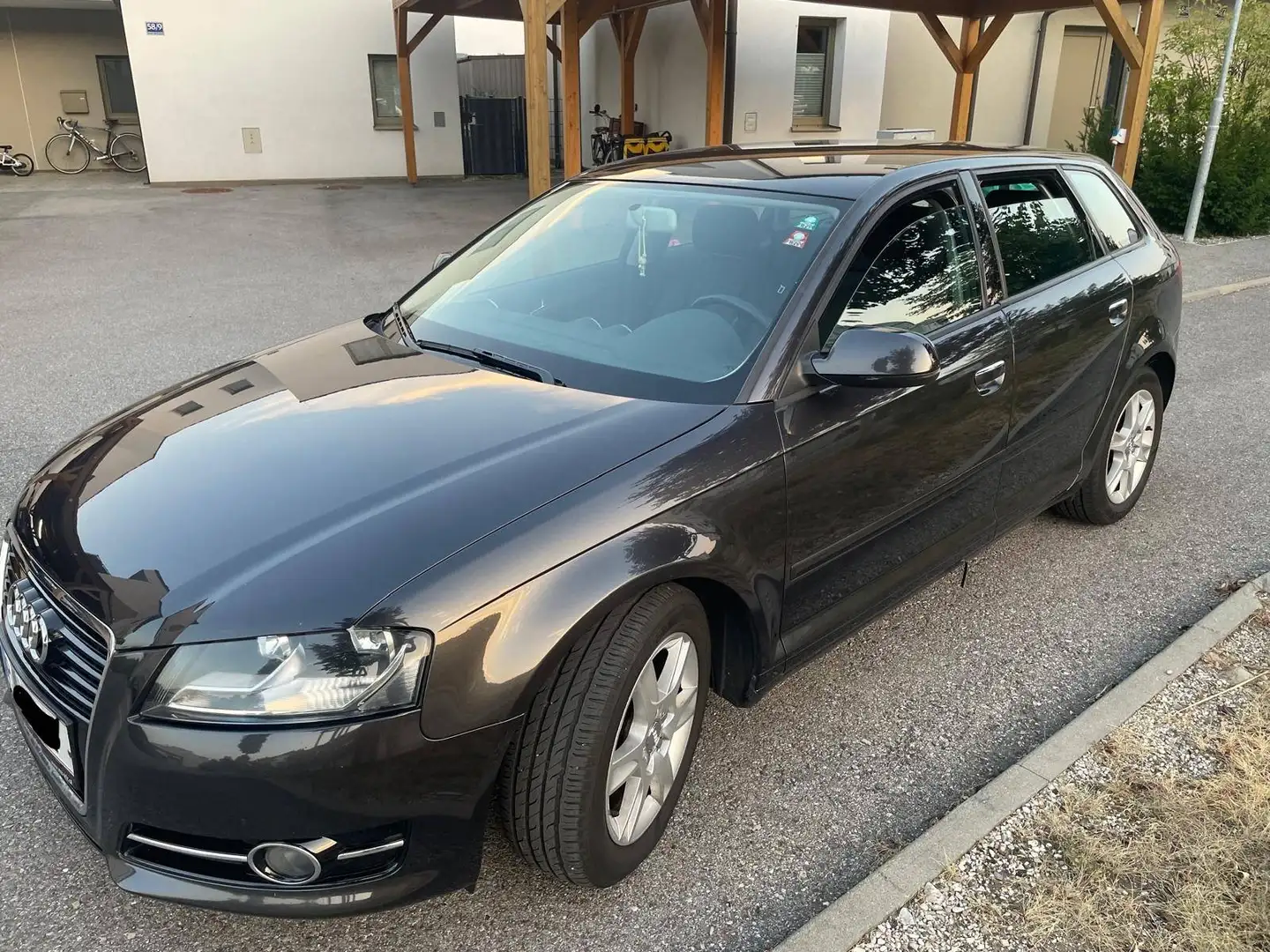 Audi A3 Audi A3 Sportback 1.6 TDI Grau - 2