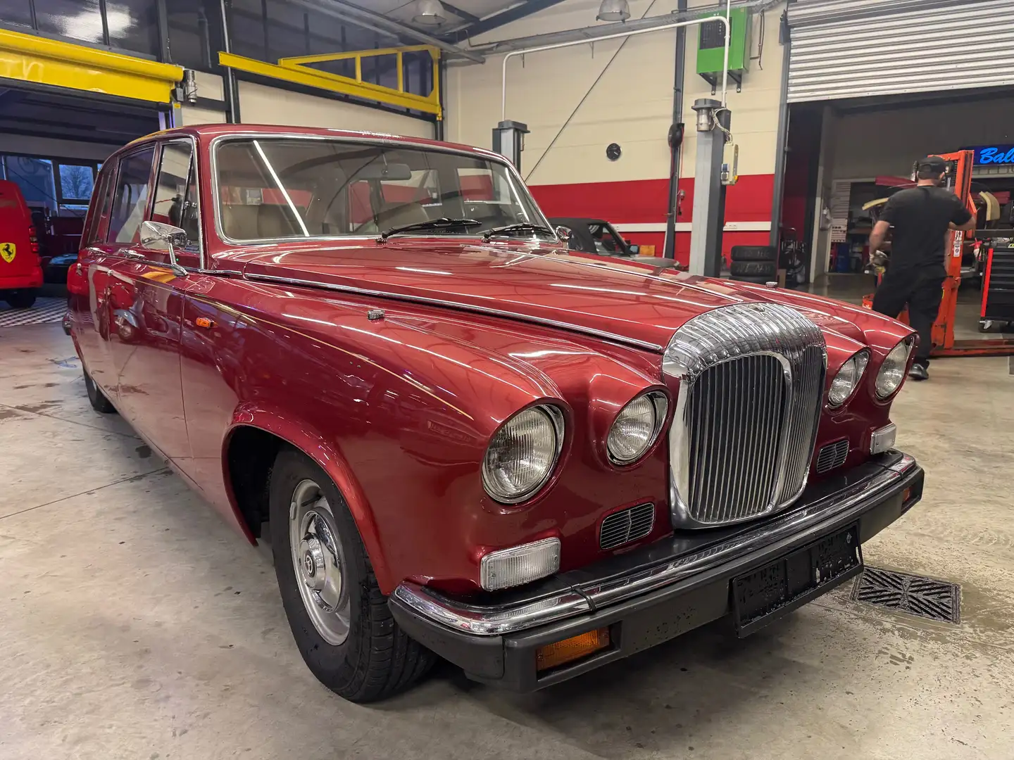 Jaguar Daimler Majestic - 1