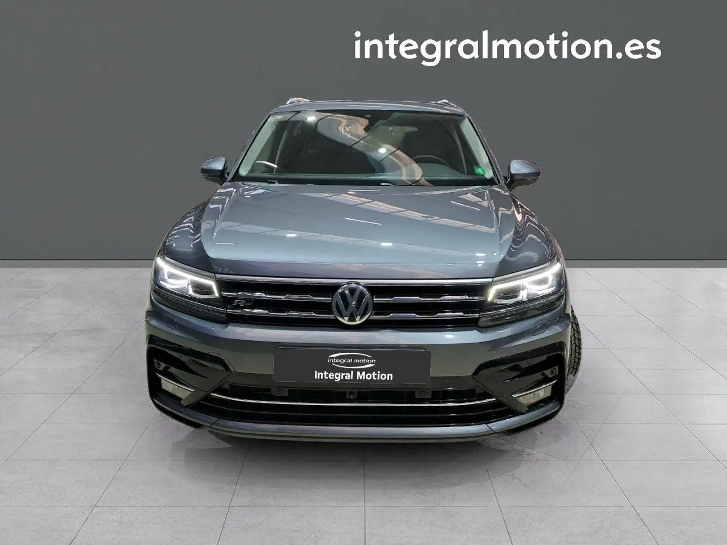 Volkswagen Tiguan 2.0TDI Sport DSG Gris - 2