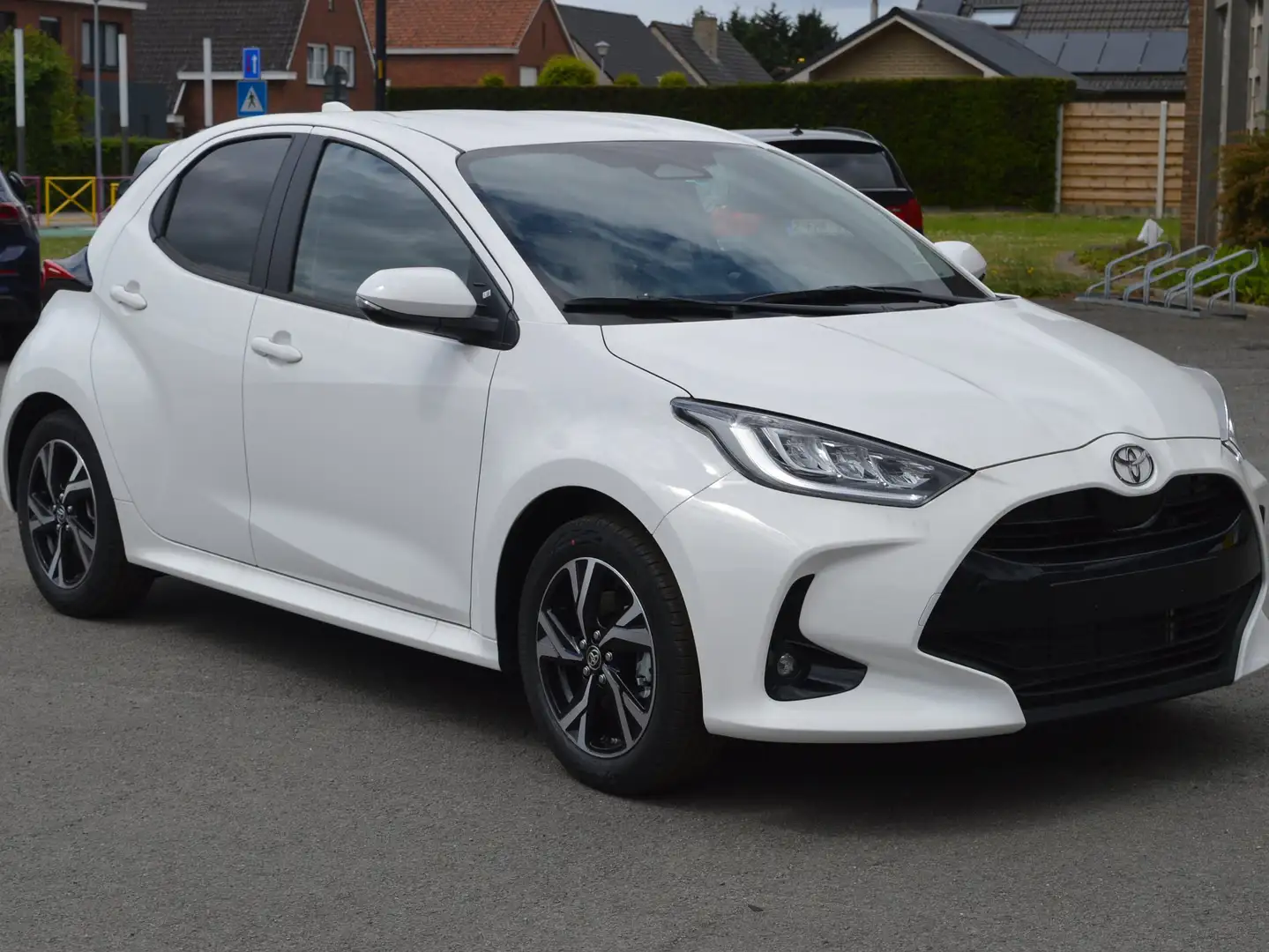 Toyota Yaris 1.5i VVT-i Hybrid E-CVT Teamplayer + comfort pack Blanc - 2