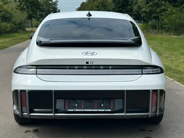 Hyundai Ioniq 6 view 5
