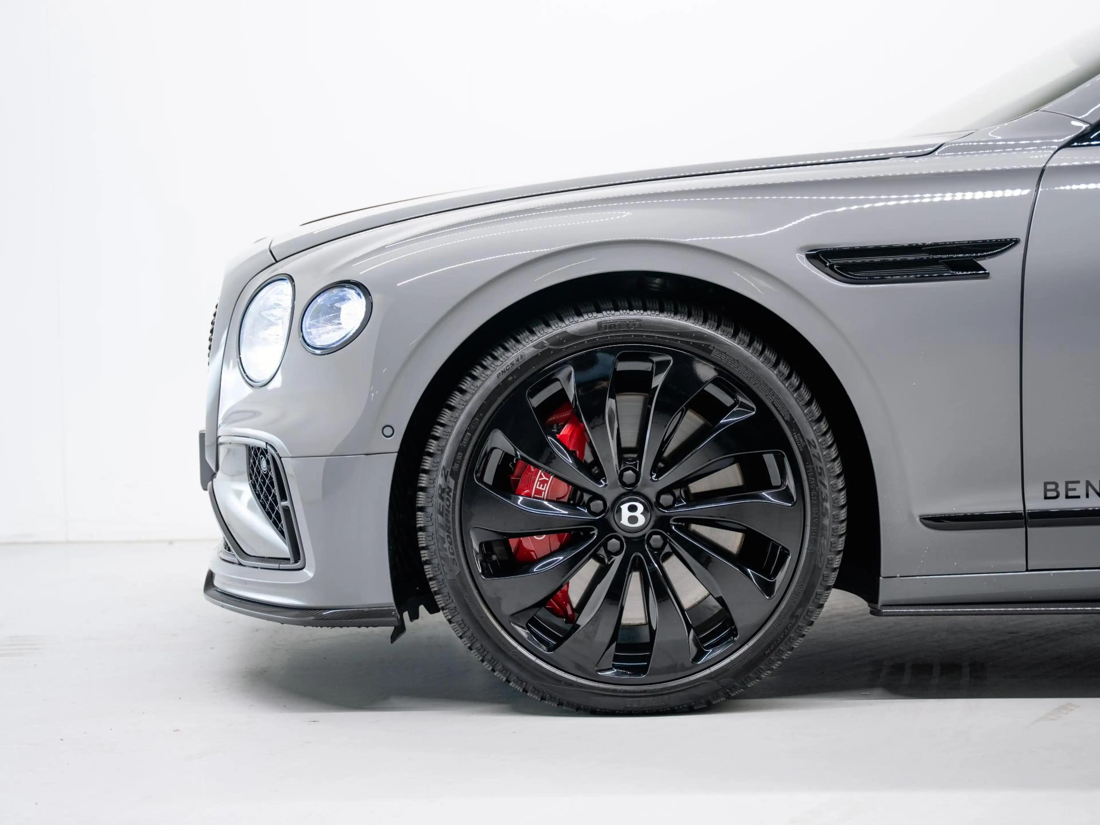 Bentley Flying Spur 4.0 V8 Hybrid Black Edition TOURING SPEC | B&O — photo 4