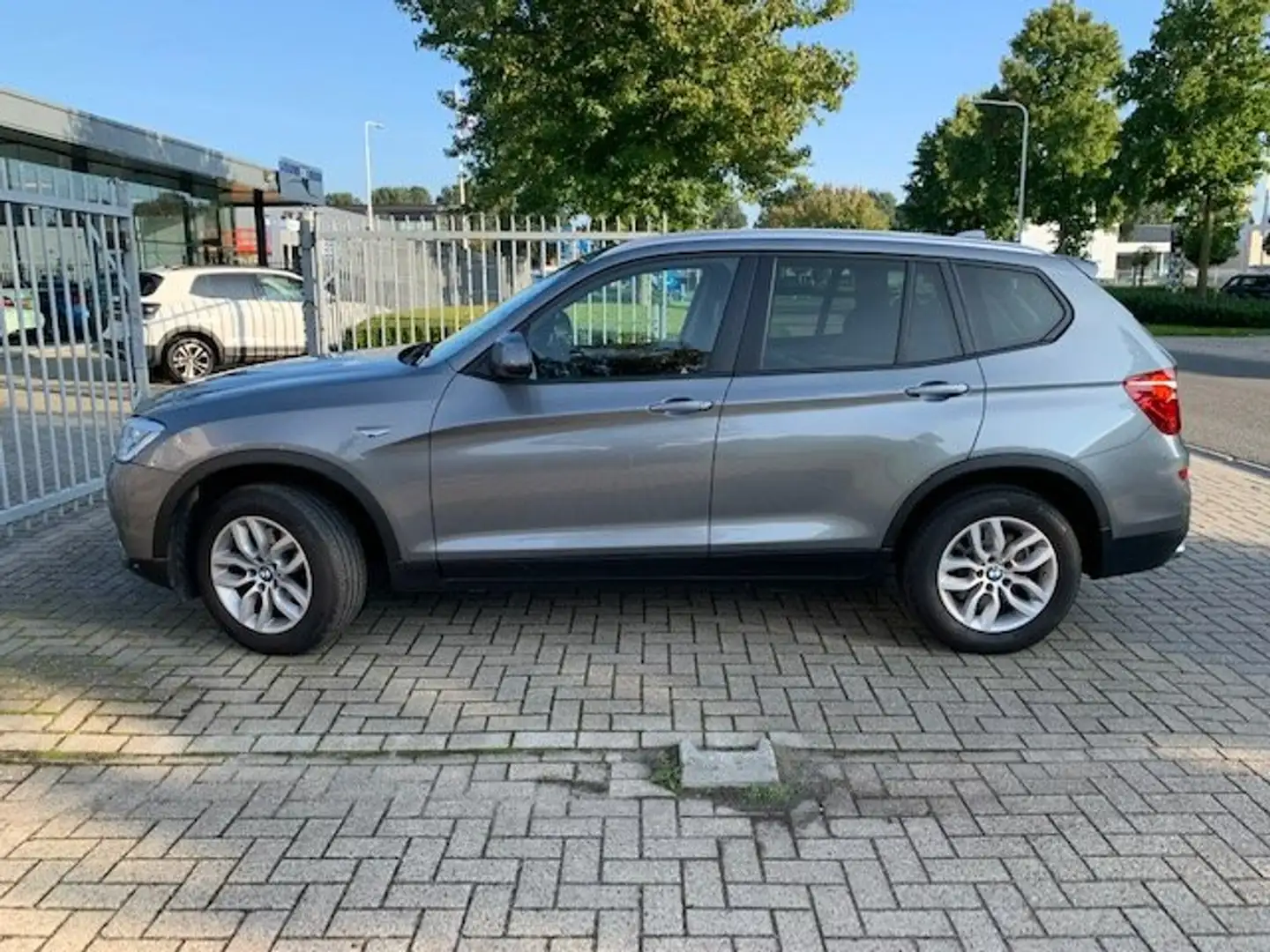 BMW X3 XDrive20d High Exec. Zilver - 1