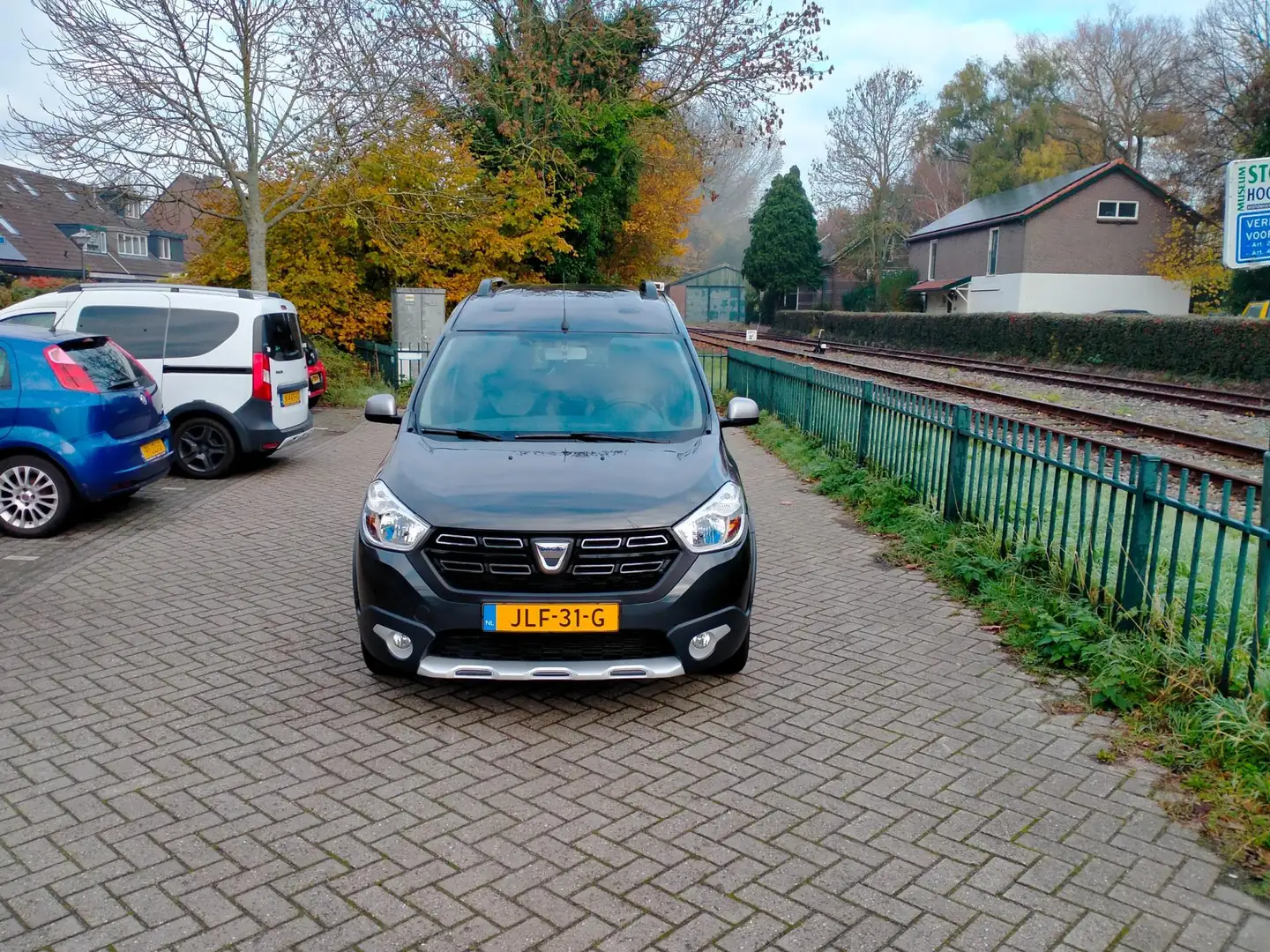 Dacia Dokker 1.3 TCe Lauréate STEPWAY airco Navi camera ALLINPR Grijs - 2