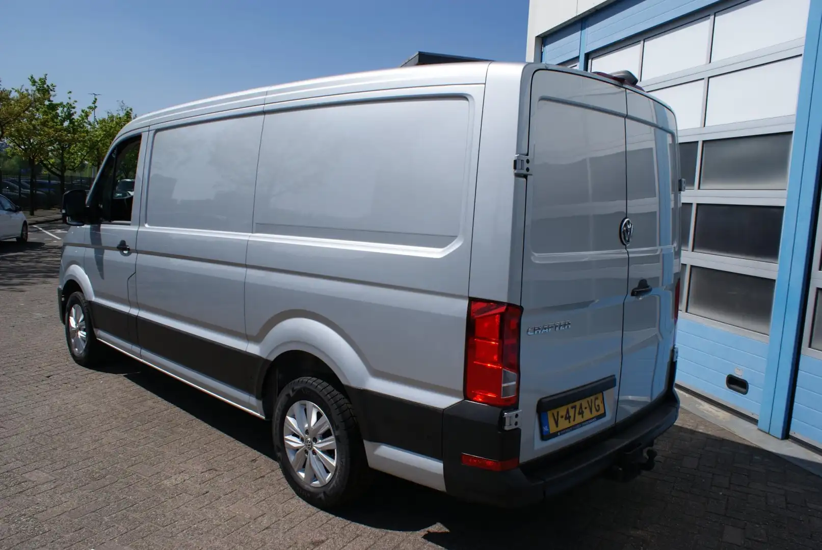 Volkswagen Crafter 30 2.0 TDI L3H2 Highline automaat - 2