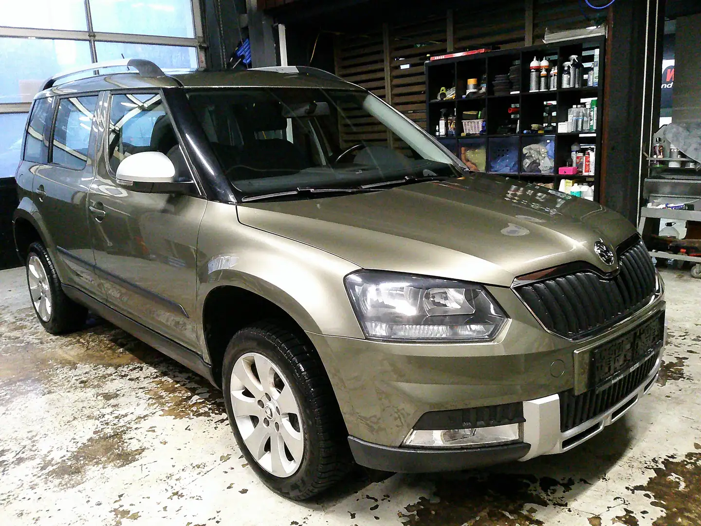 Skoda Yeti Outdoor 4x4 DSG Grün - 2
