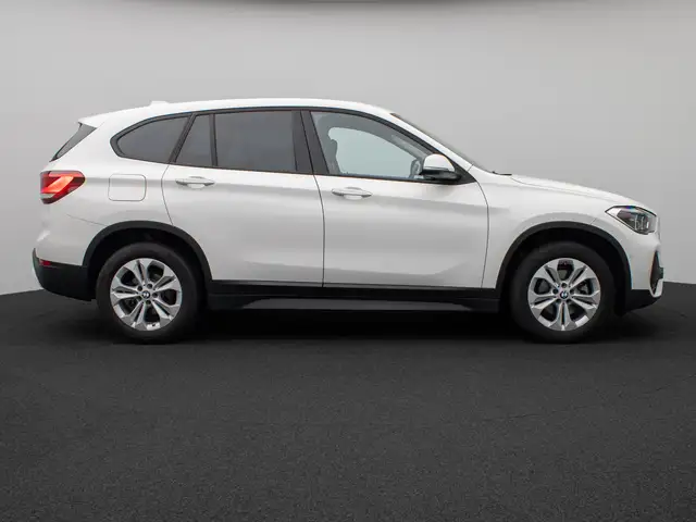 BMW X1 view 5