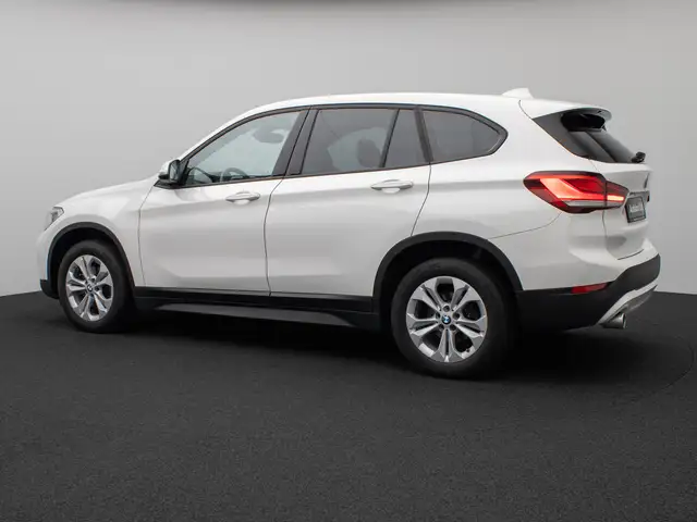 BMW X1 view 10