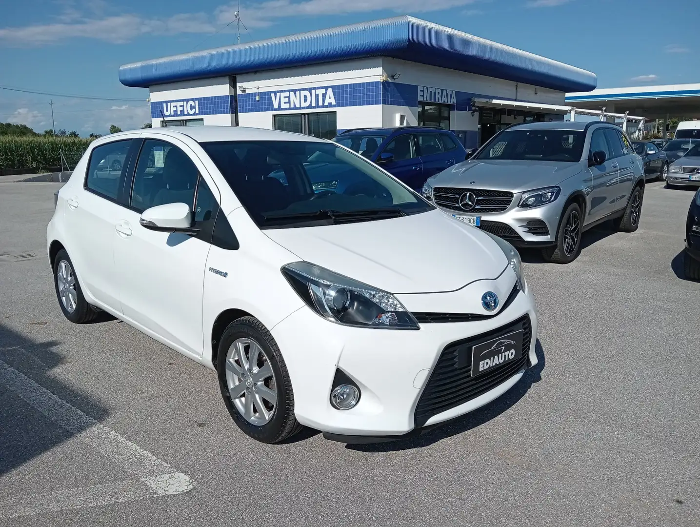 Toyota Yaris Yaris III 2011 5p 1.5h Lounge Wit - 1