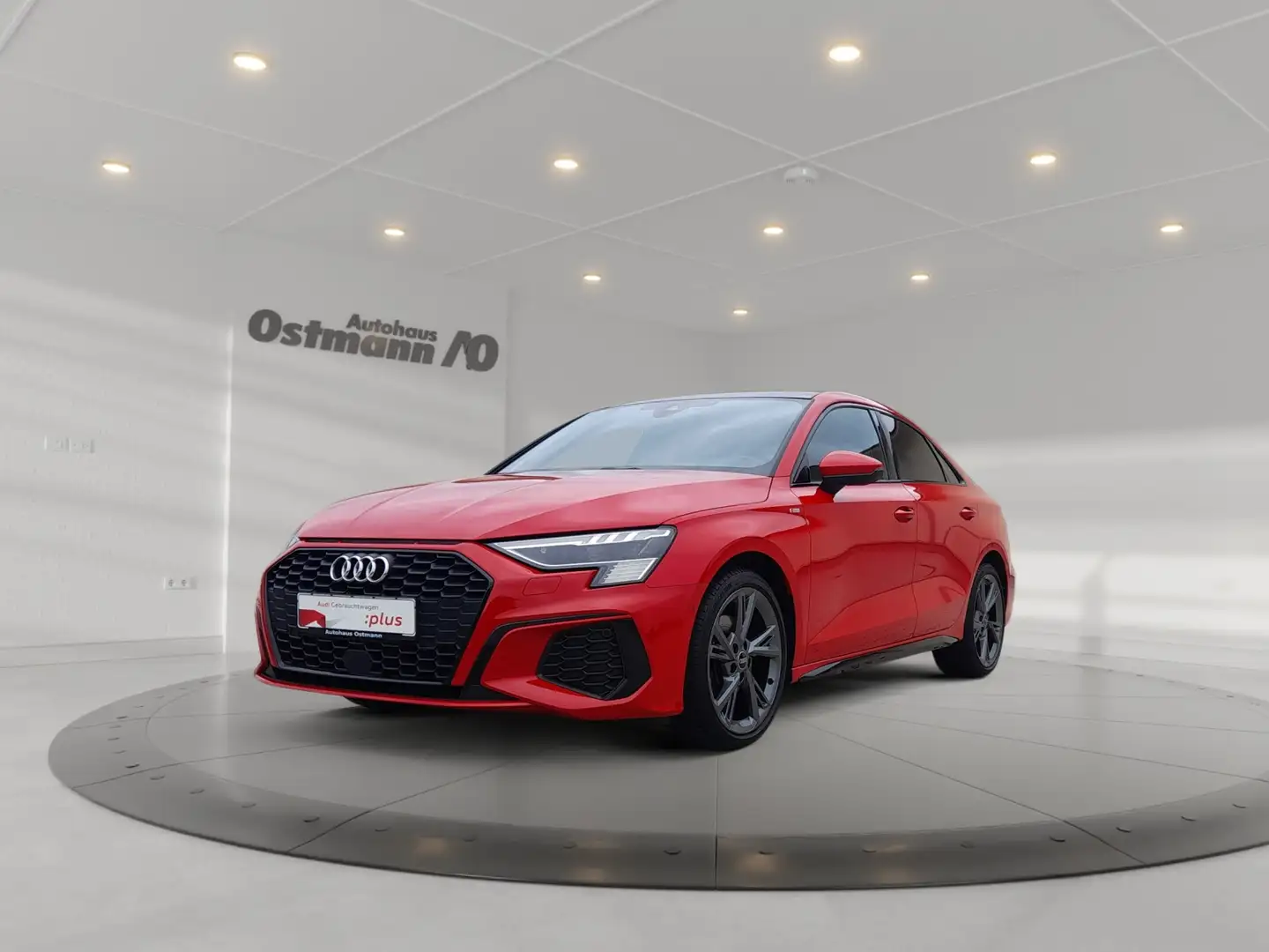 Audi A3 35 TFSI Limousine S-Line Matrix Pano STH B&O Rot - 2