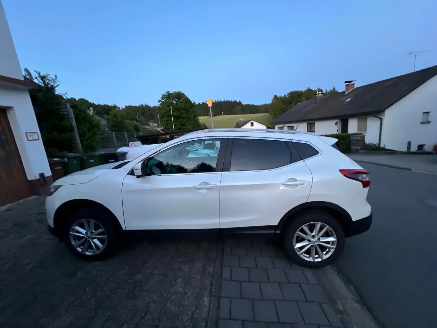 Nissan Qashqai 1.2 DIG-T TEKNA - 1