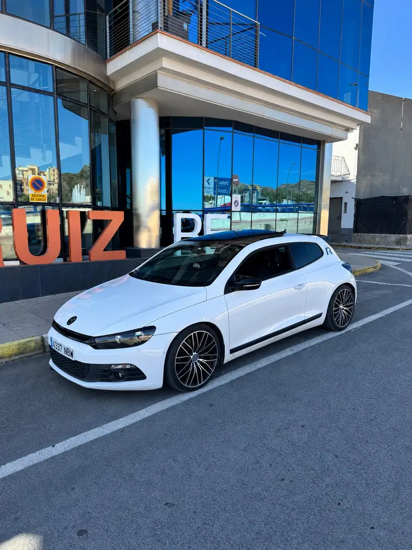 Volkswagen Scirocco 2.0 TSI DSG - 1