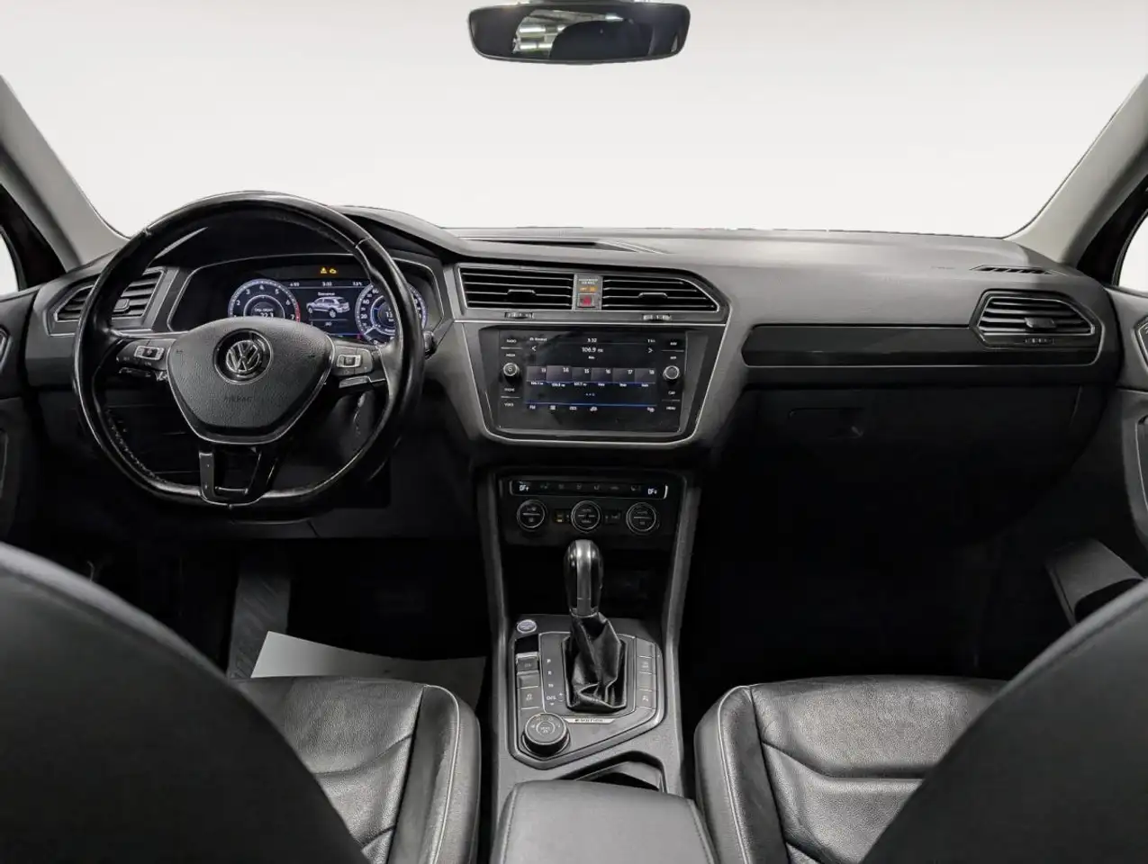 Volkswagen Tiguan снимка Volkswagen Tiguan