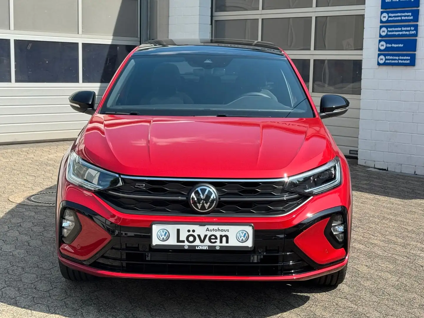 Volkswagen Taigo 1.0 TSI DSG R-Line Black|Panorama|Kamera Rood - 2