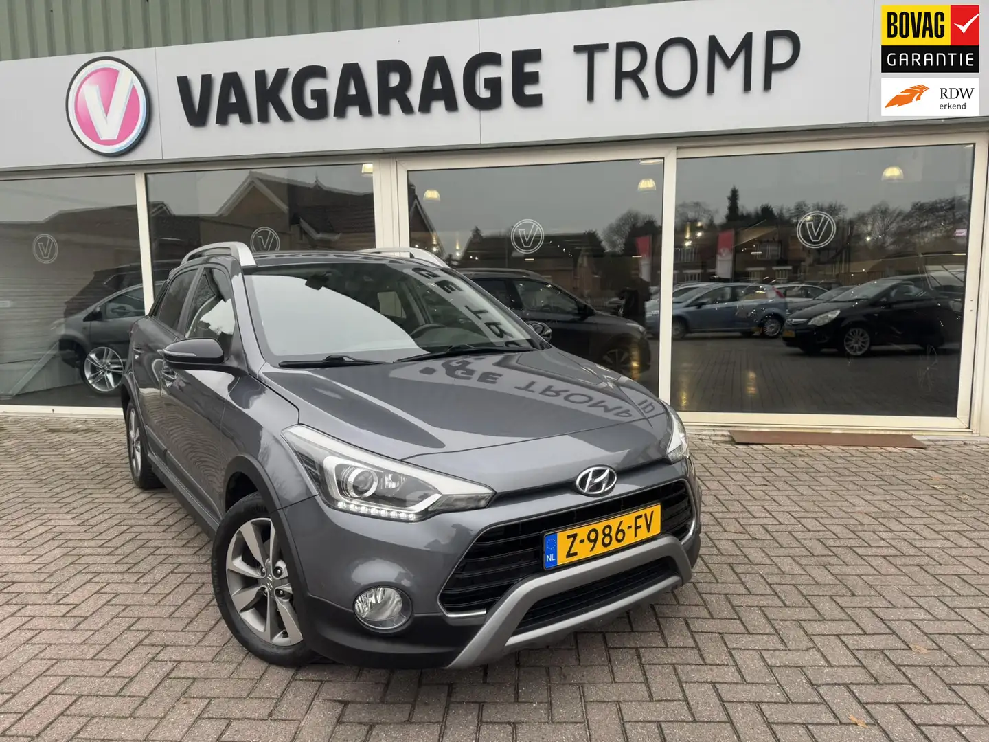 Hyundai i20 1.0 Active Automaat | Camera | Navi | Trekhaak Gris - 1