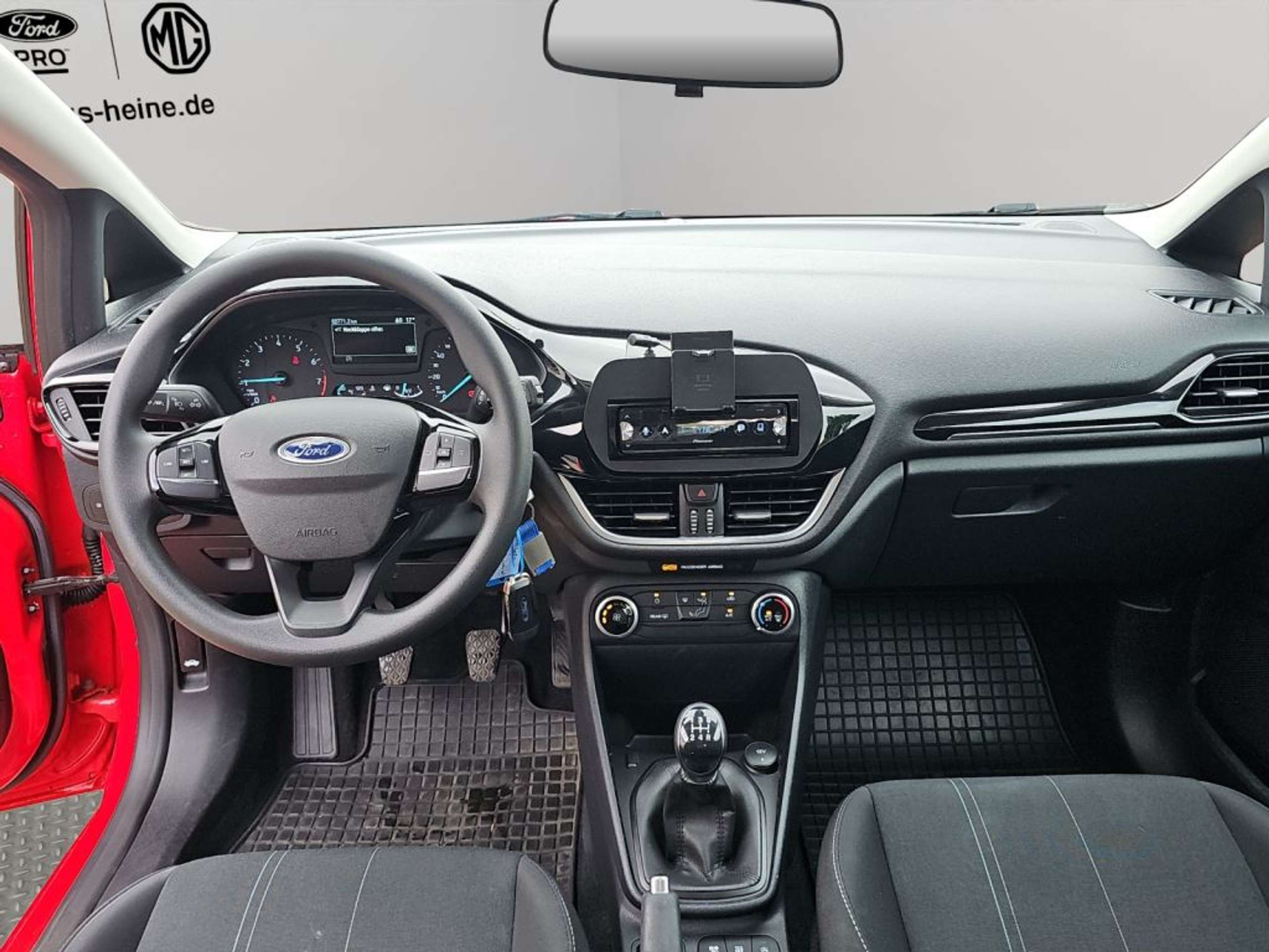 Fahrzeugabbildung Ford Fiesta 1.1 S&S TREND - mit KI generiert/bearbeitet