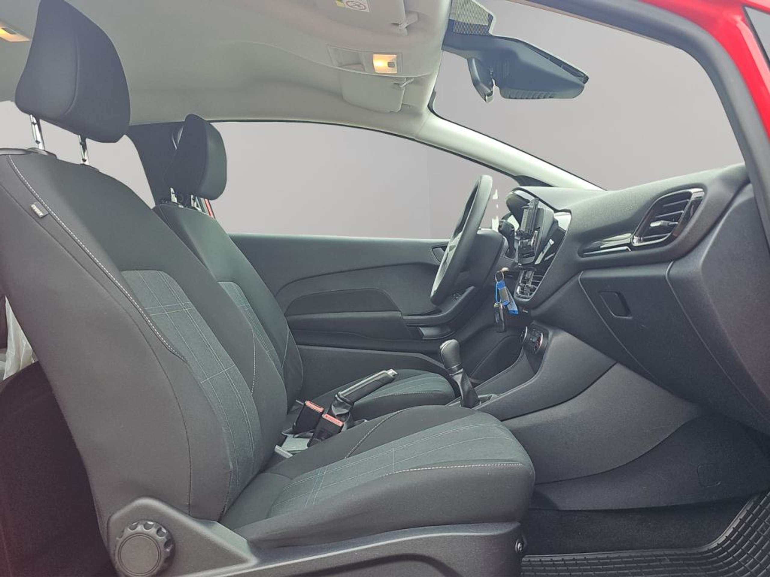 Fahrzeugabbildung Ford Fiesta 1.1 S&S TREND - mit KI generiert/bearbeitet