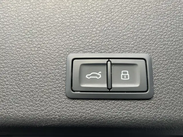 Audi Q8 E-Tron view 15