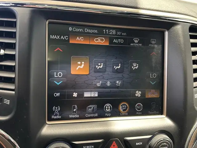 Jeep Grand Cherokee view 18
