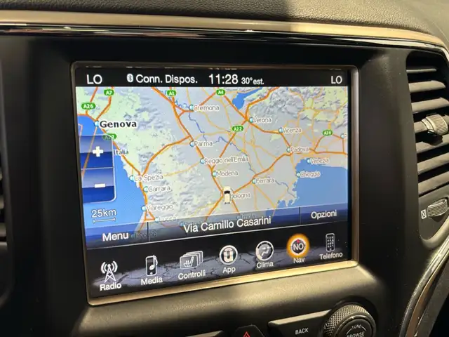 Jeep Grand Cherokee view 19