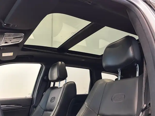 Jeep Grand Cherokee view 9