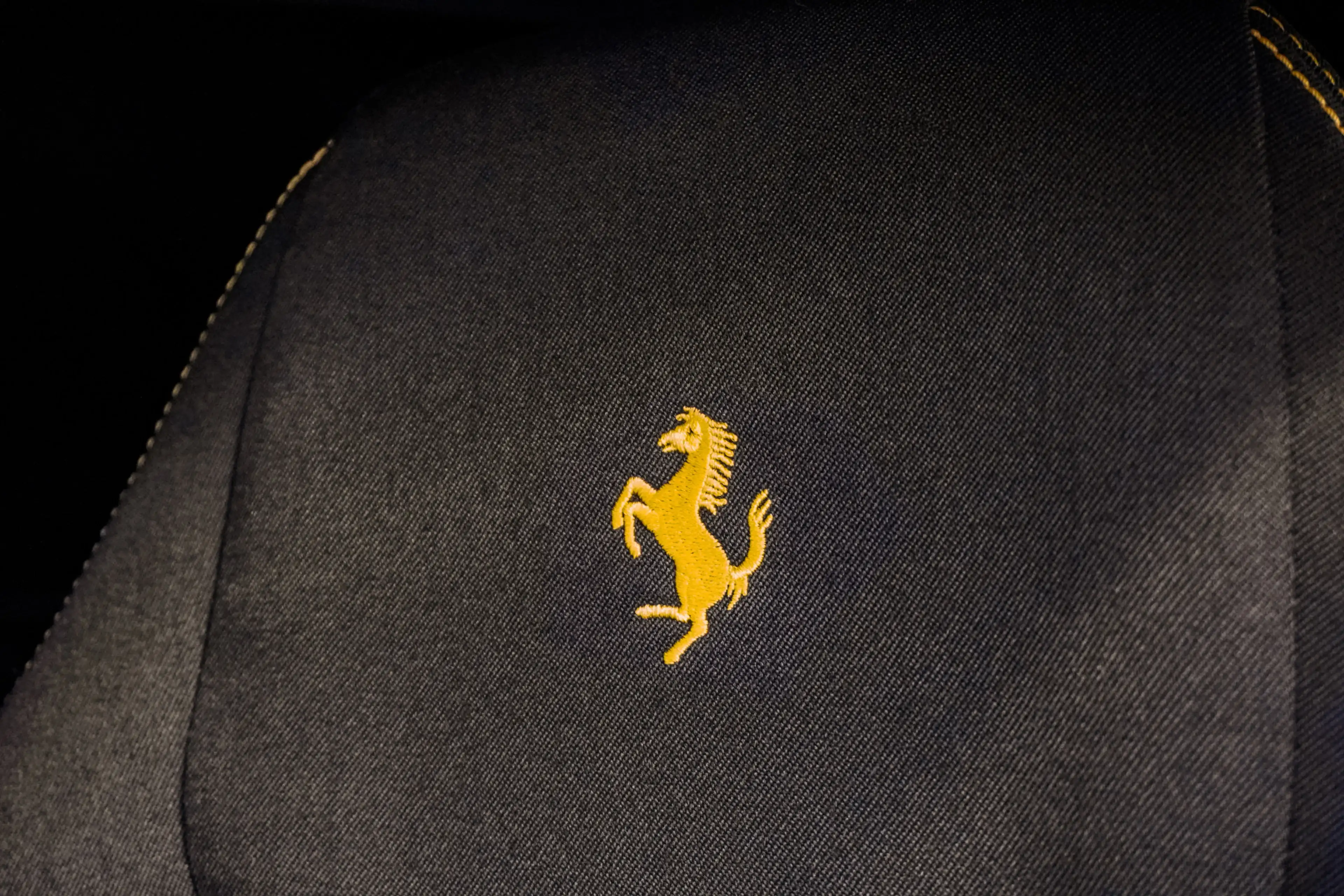 Ferrari 812 Competizione - Blu Tour de France - 1 of 999 — photo 15