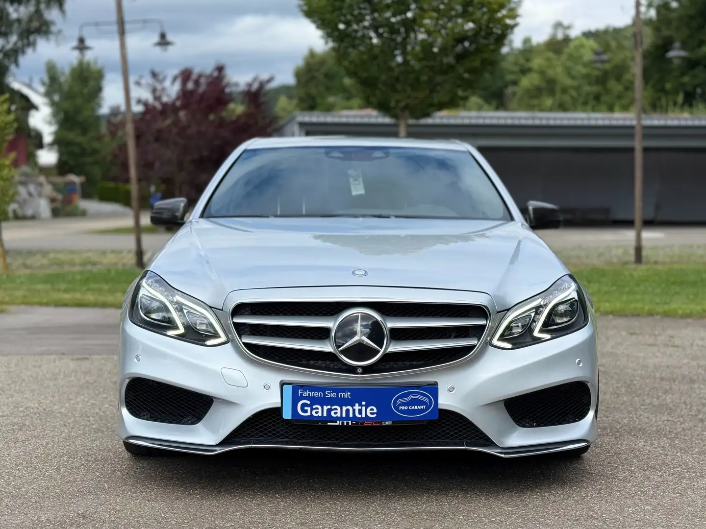Mercedes-Benz E 500 E-Klasse 4Matic 7G-TRONIC AMG-Paket Argento - 2
