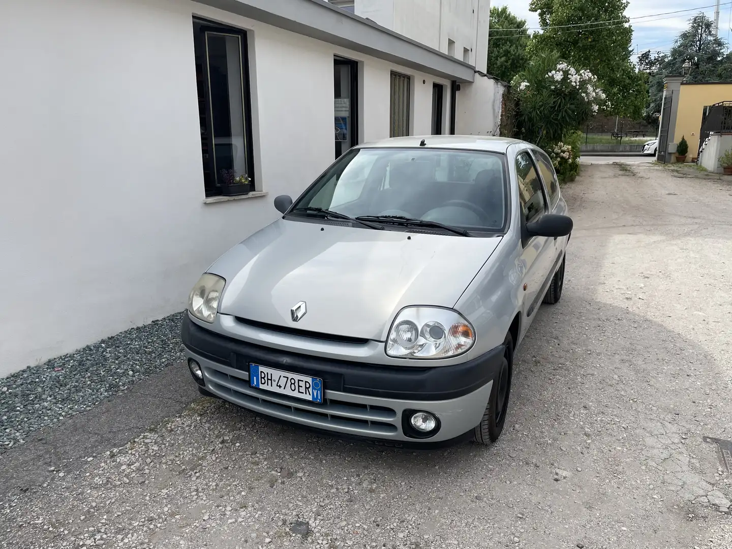 Renault Clio 3p 1.2 One O - 1