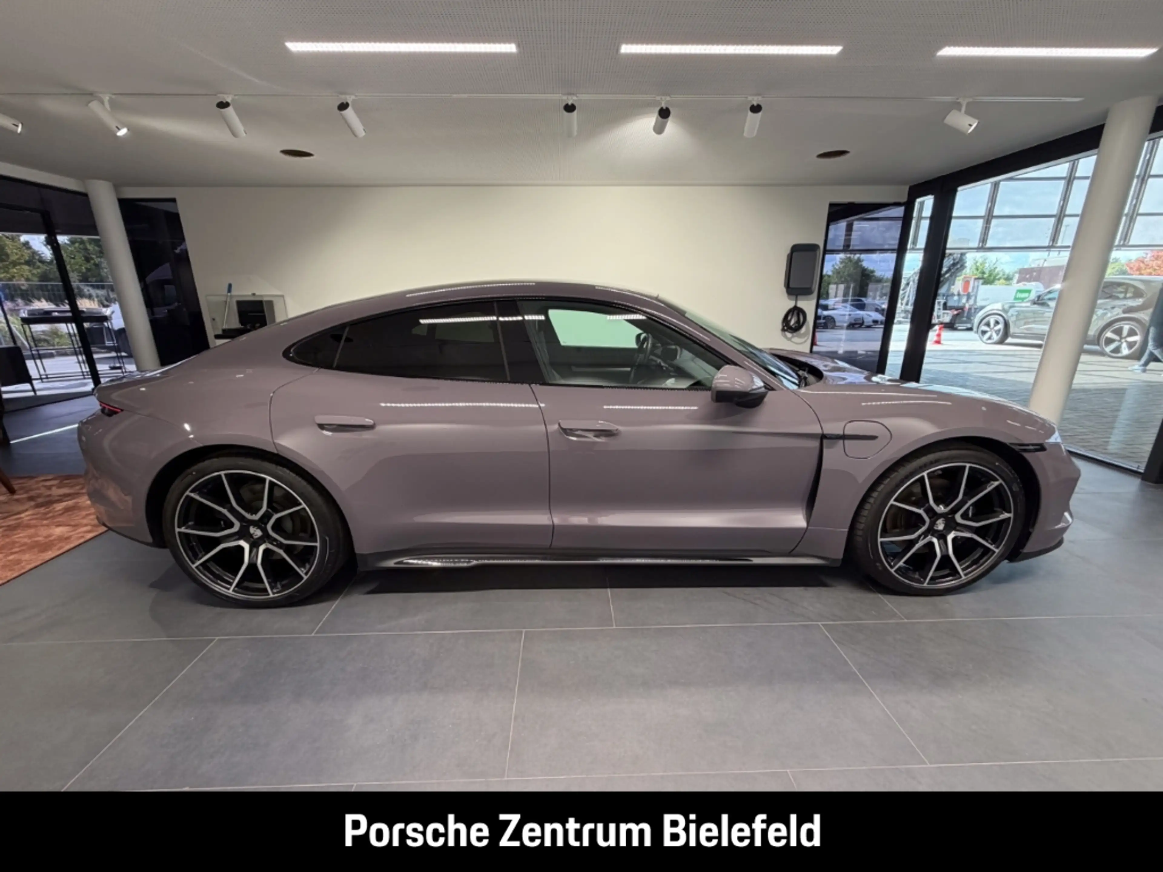 Porsche Taycan 4S — photo 6