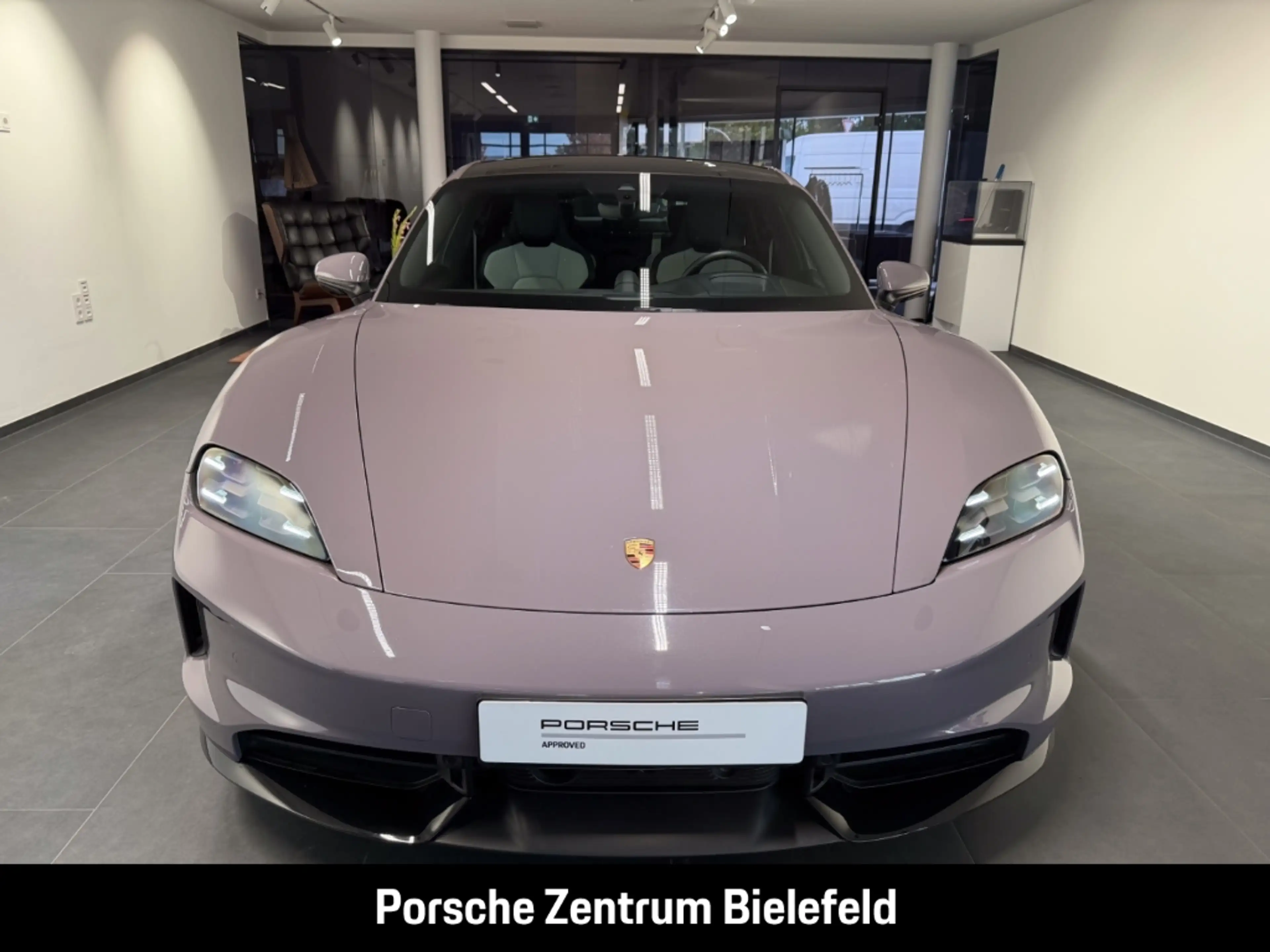 Porsche Taycan 4S — photo 8