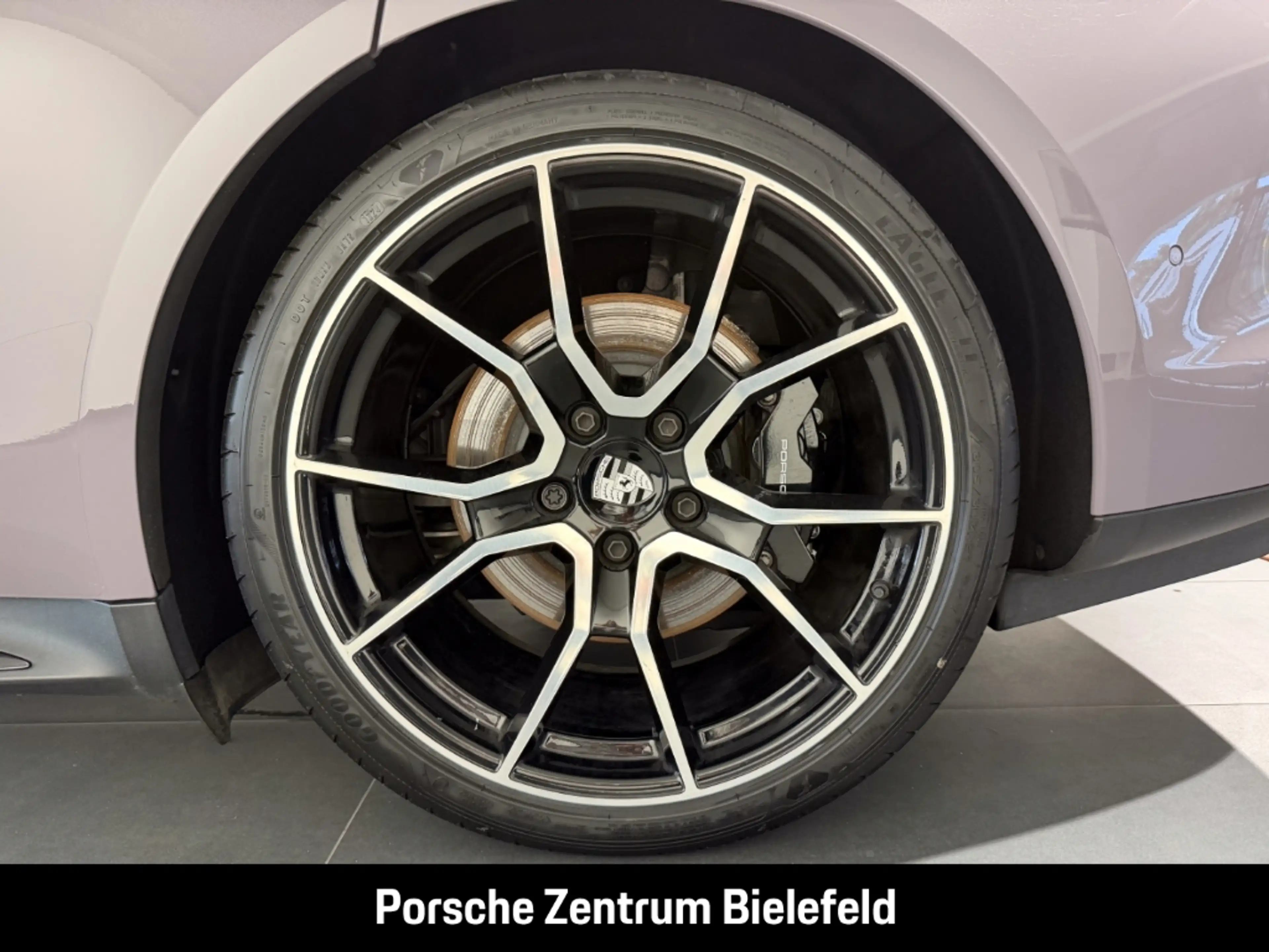 Porsche Taycan 4S — photo 10