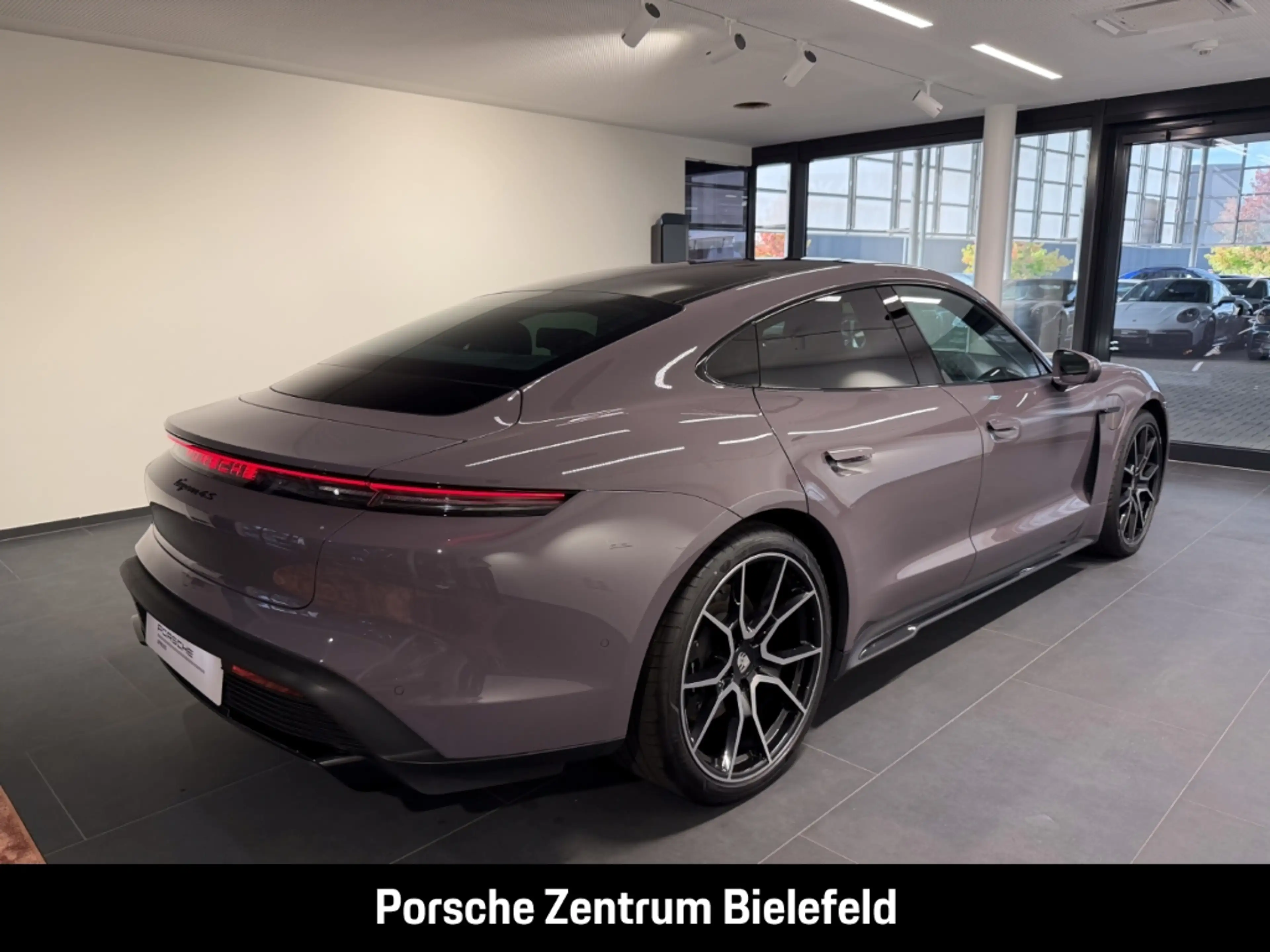 Porsche Taycan 4S — photo 5