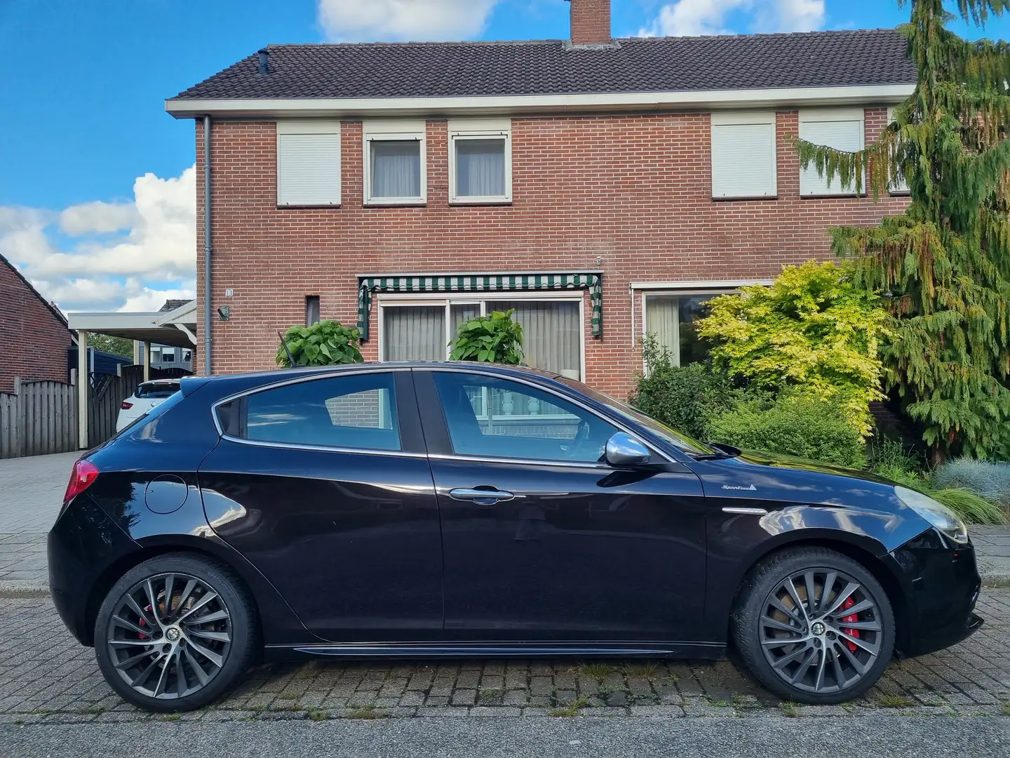 Alfa Romeo Giulietta Giulietta 1.4 T Distinctive Zwart - 1