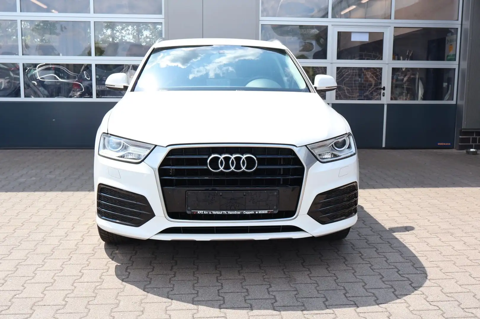 Audi Q3 S-line AHK/Xenon/PDC/Allwetterreifen Bílá - 2