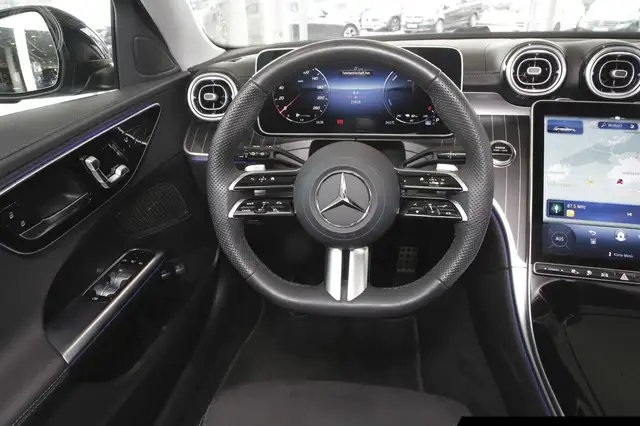 Mercedes-Benz C-Class view 12