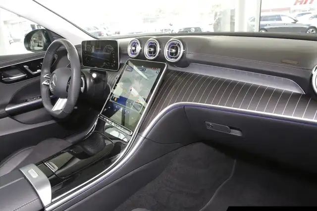 Mercedes-Benz C-Class view 7