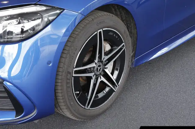 Mercedes-Benz C-Class view 5