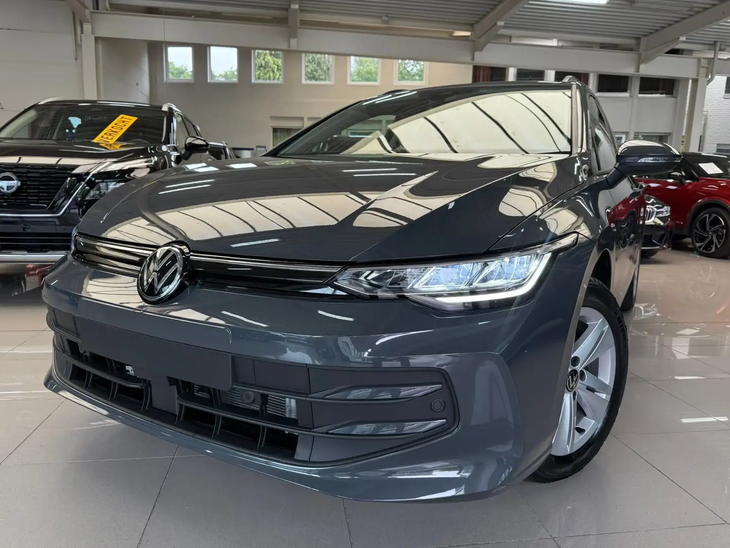 Volkswagen Golf Variant 1.5 eTSI DSG Life + PANO/HARMON KARDON Gris - 2