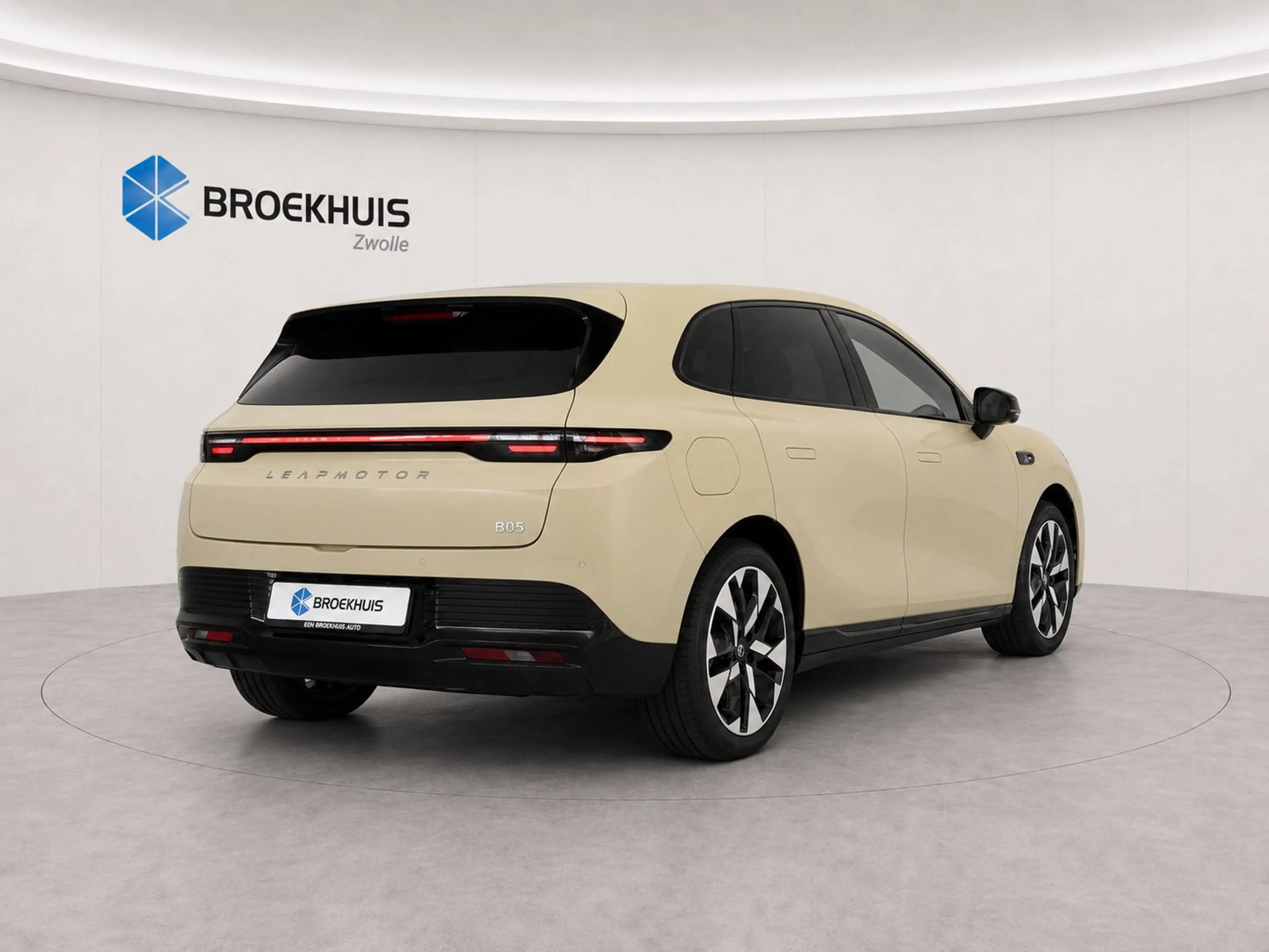 Leapmotor B05 ProMax Design 67.1 kWh | DEMO | RUIME VOORRAAD | A — photo 2