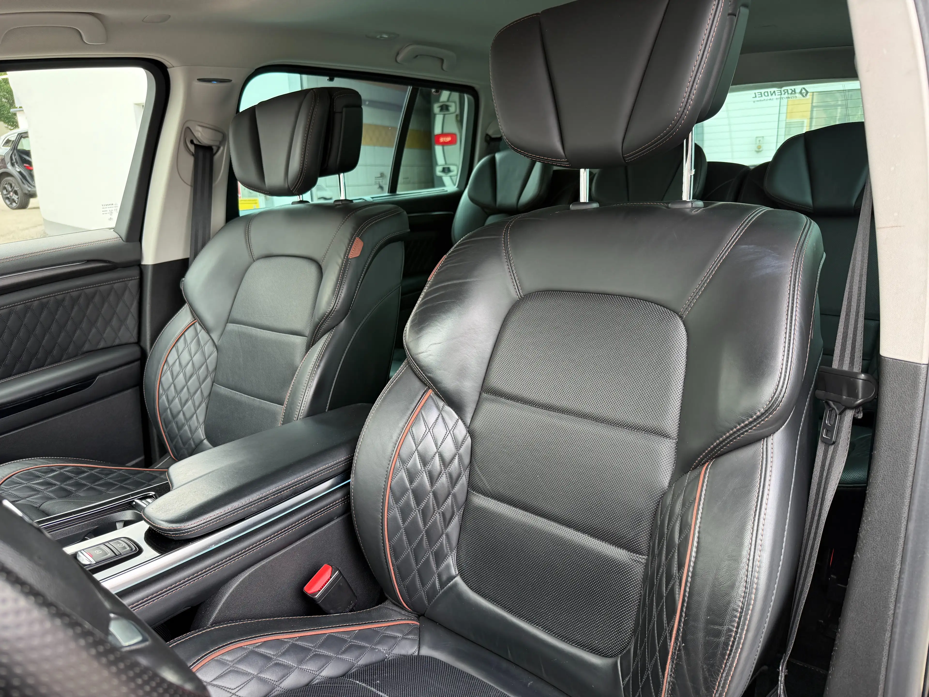 Renault Espace Initiale Paris Blue dCi 200 EDC — photo 9