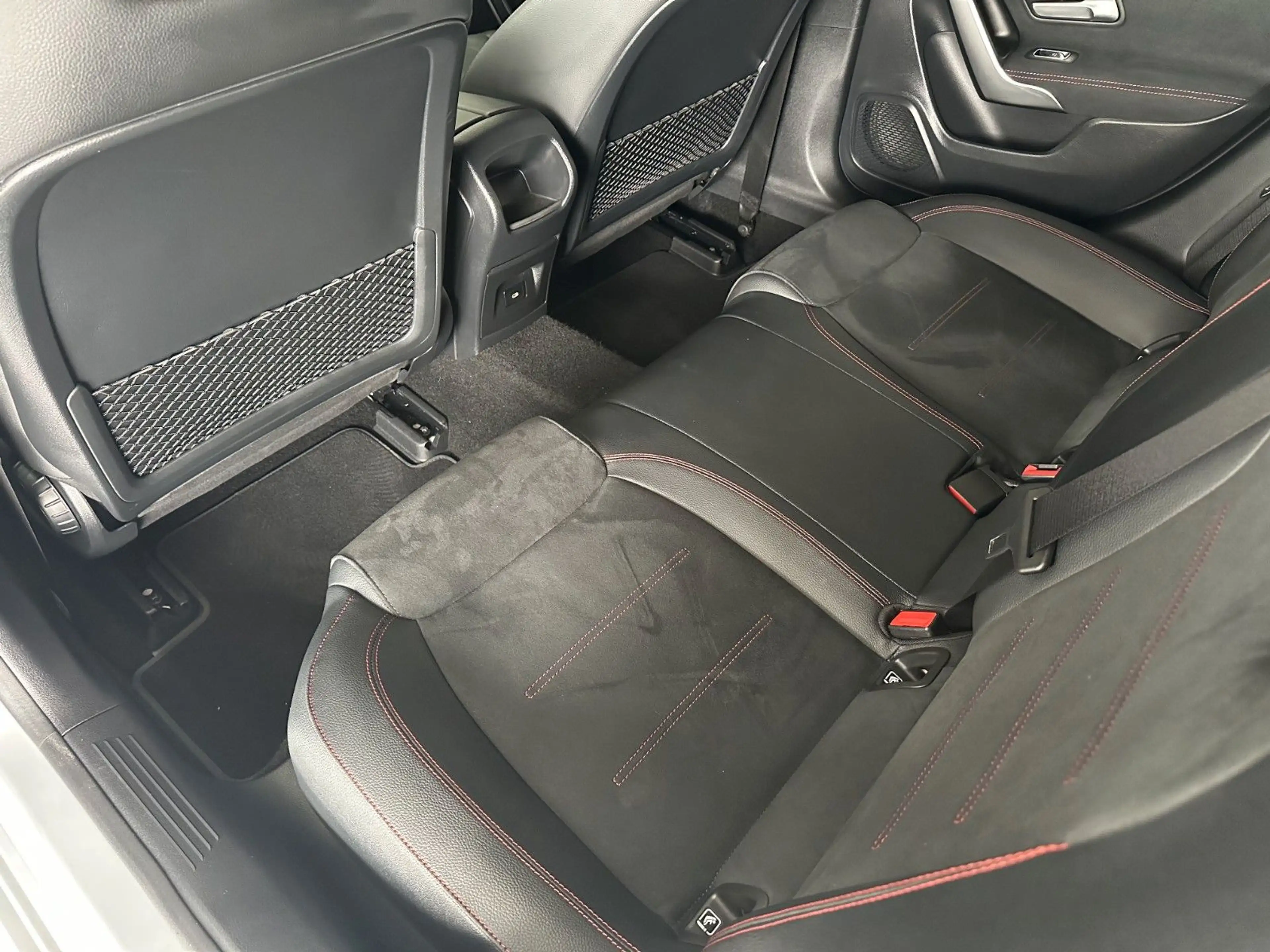 Mercedes-Benz A 220 4Matic*AMG-Line*SHZ*Key-less*LKA*DAB*Tempo — photo 11