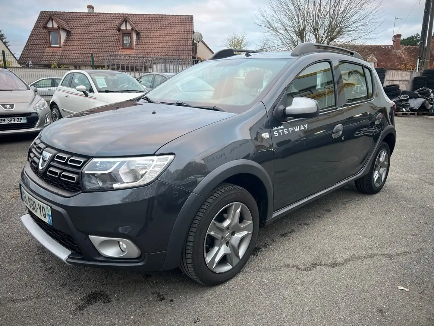 Dacia Sandero 1.5 DCI 90CH STEPWAY Grau - 2