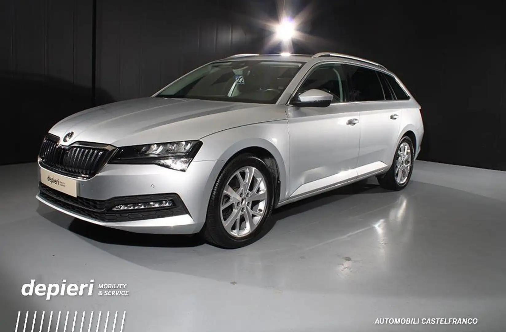 Skoda Superb 2.0 TDI DSG 4x4 Wagon Executive Argento - 1