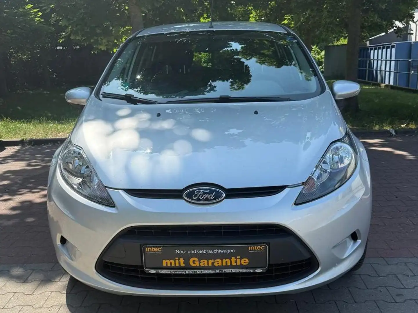 Ford Fiesta 1.25 Trend Silber - 1