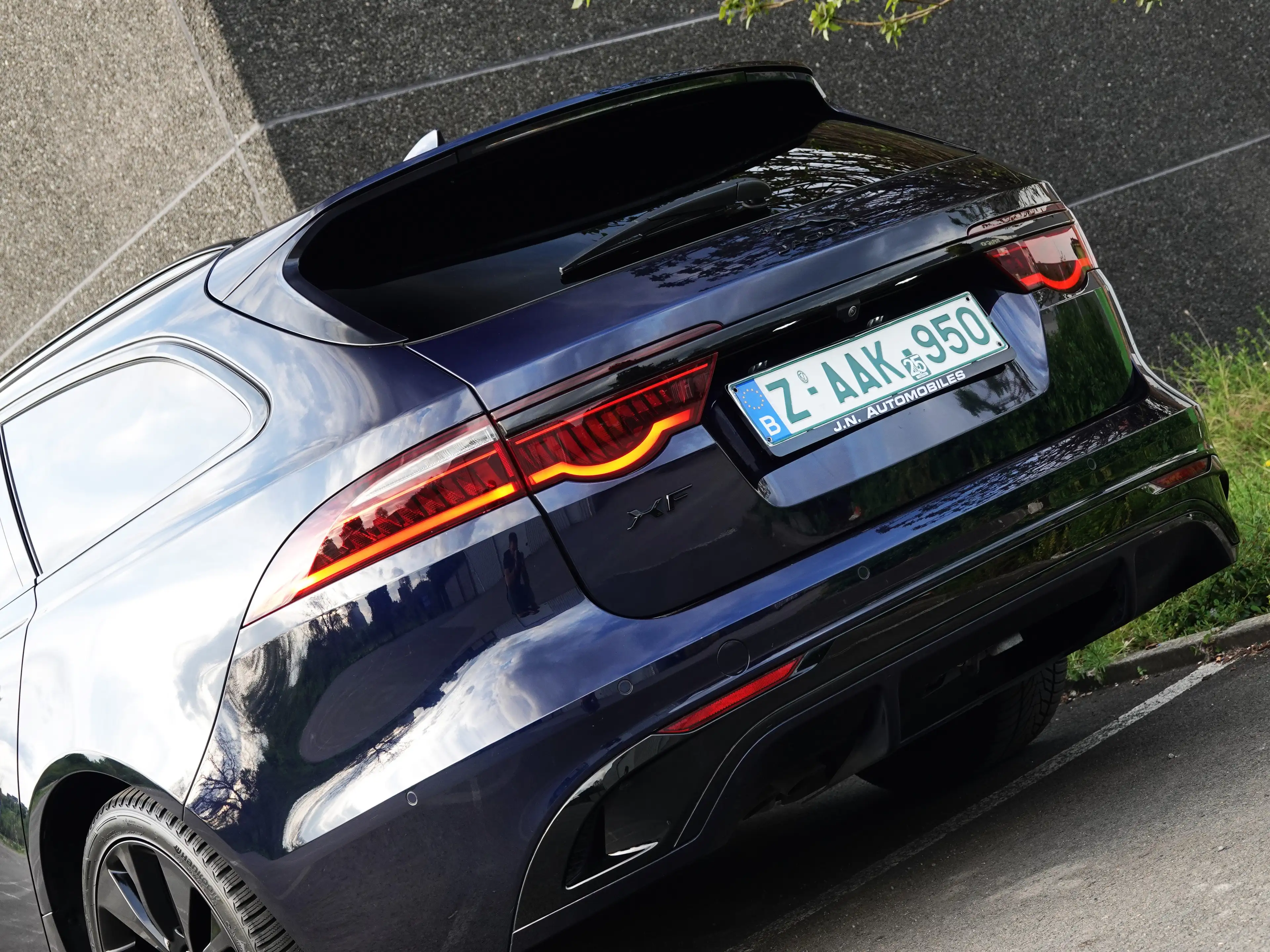Jaguar XF Sportbrake 2.0 D MHEV D200 R-Dynamic Cam 360 PANO — photo 12
